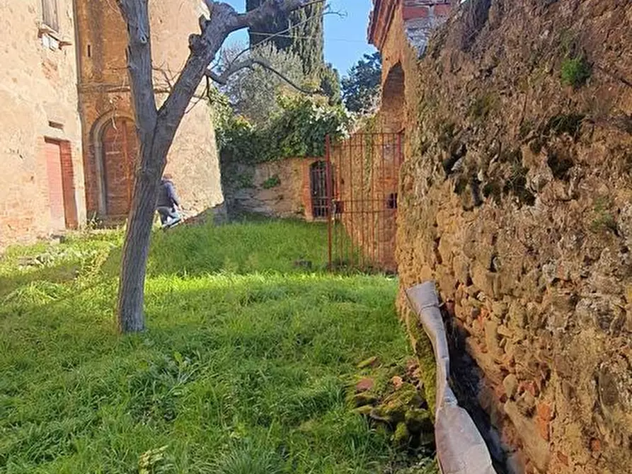 Immagine 10 di Castello in vendita  in Via degli Olivi a Passignano Sul Trasimeno