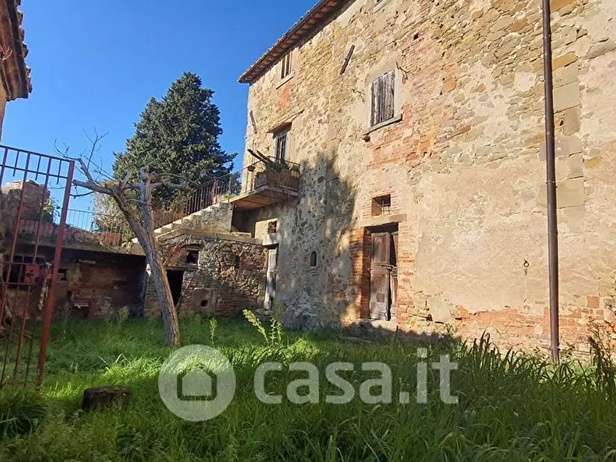 Immagine 12 di Castello in vendita  in Via degli Olivi a Passignano Sul Trasimeno