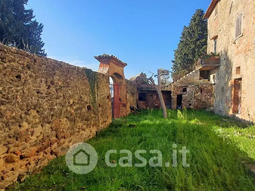 Immagine 14 di Castello in vendita  in Via degli Olivi a Passignano Sul Trasimeno