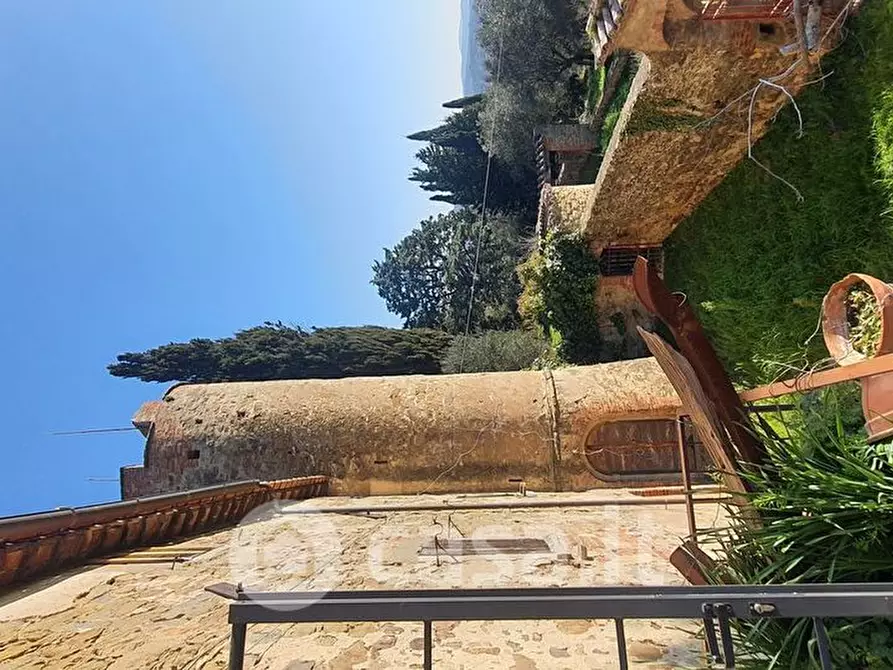 Immagine 24 di Castello in vendita  in Via degli Olivi a Passignano Sul Trasimeno