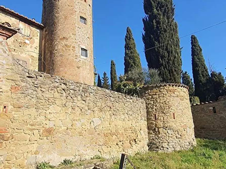Immagine 3 di Castello in vendita  in Via degli Olivi a Passignano Sul Trasimeno