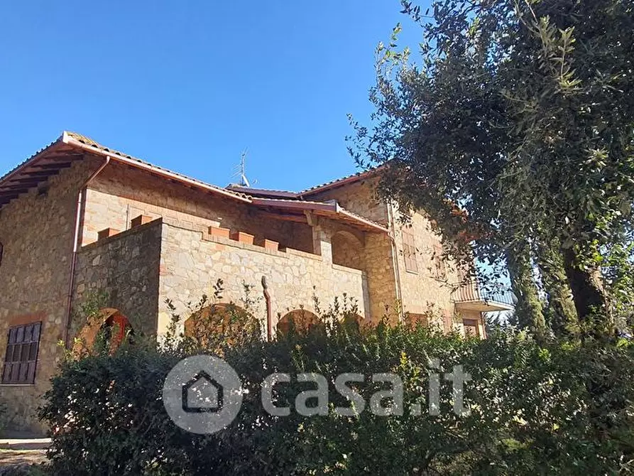 Immagine 14 di Villa in vendita  a Castiglione Del Lago