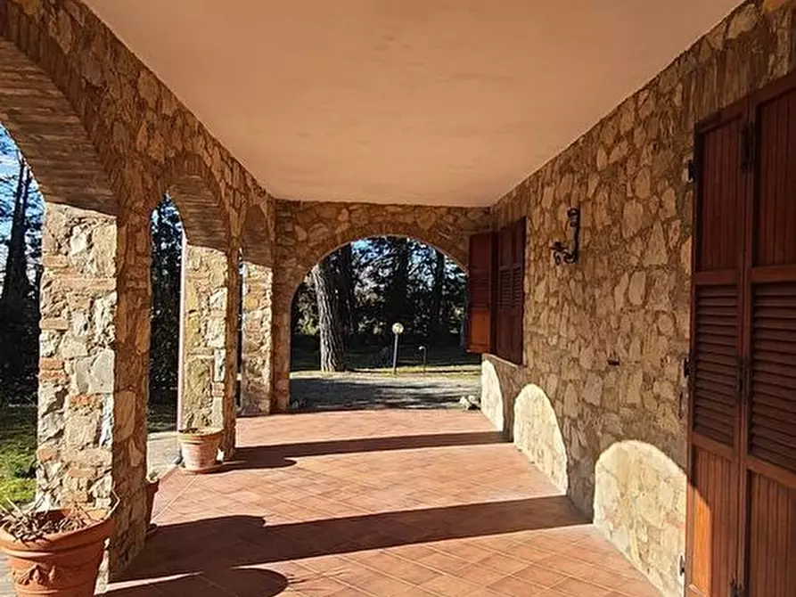 Immagine 15 di Villa in vendita  a Castiglione Del Lago