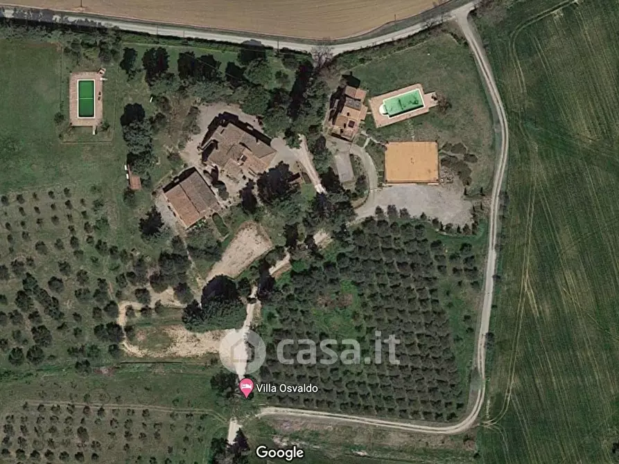 Immagine 30 di Villa in vendita  a Castiglione Del Lago