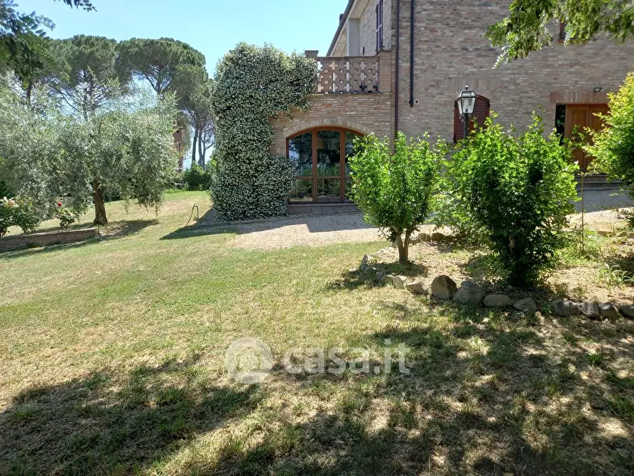 Immagine 36 di Villa in vendita  a Castiglione Del Lago