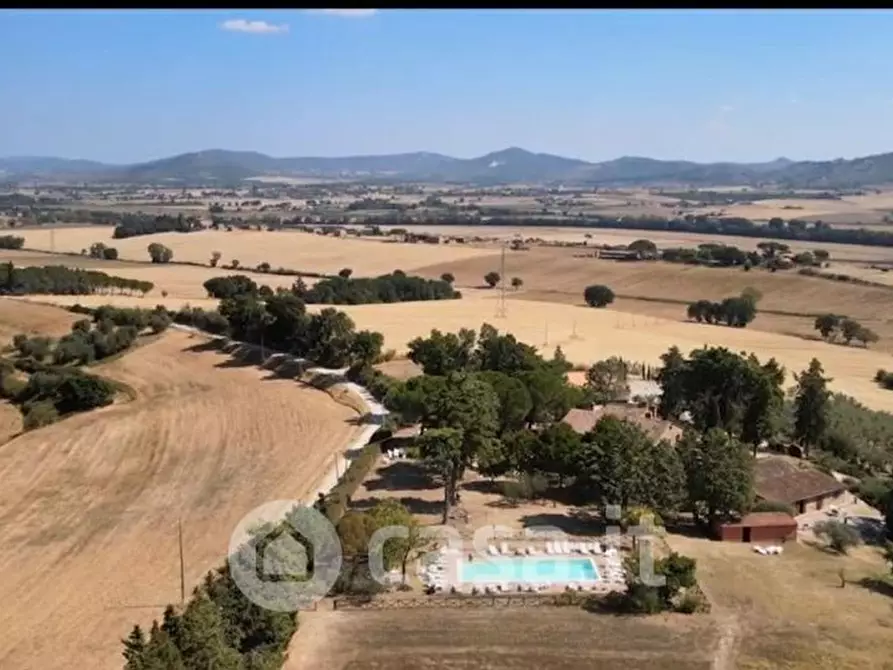 Immagine 39 di Villa in vendita  a Castiglione Del Lago