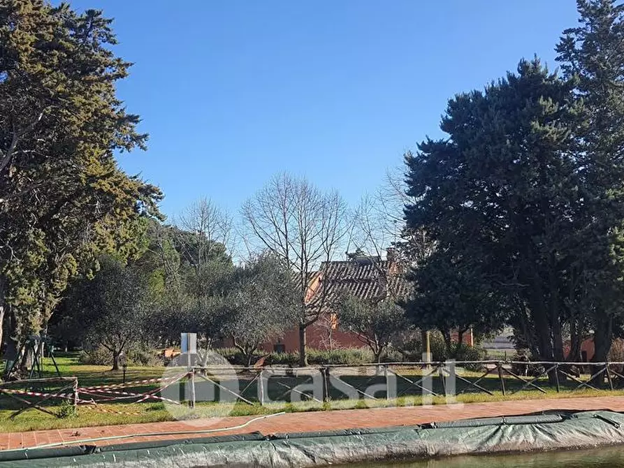 Immagine 5 di Villa in vendita  a Castiglione Del Lago