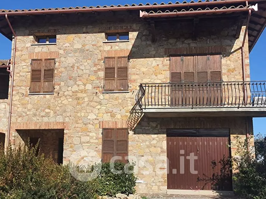 Immagine 9 di Villa in vendita  a Castiglione Del Lago