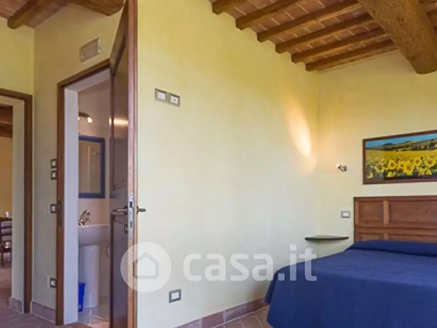 Immagine 19 di Villa in vendita  a Castiglione Del Lago