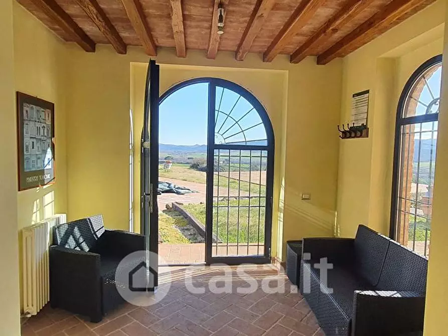 Immagine 4 di Villa in vendita  a Castiglione Del Lago
