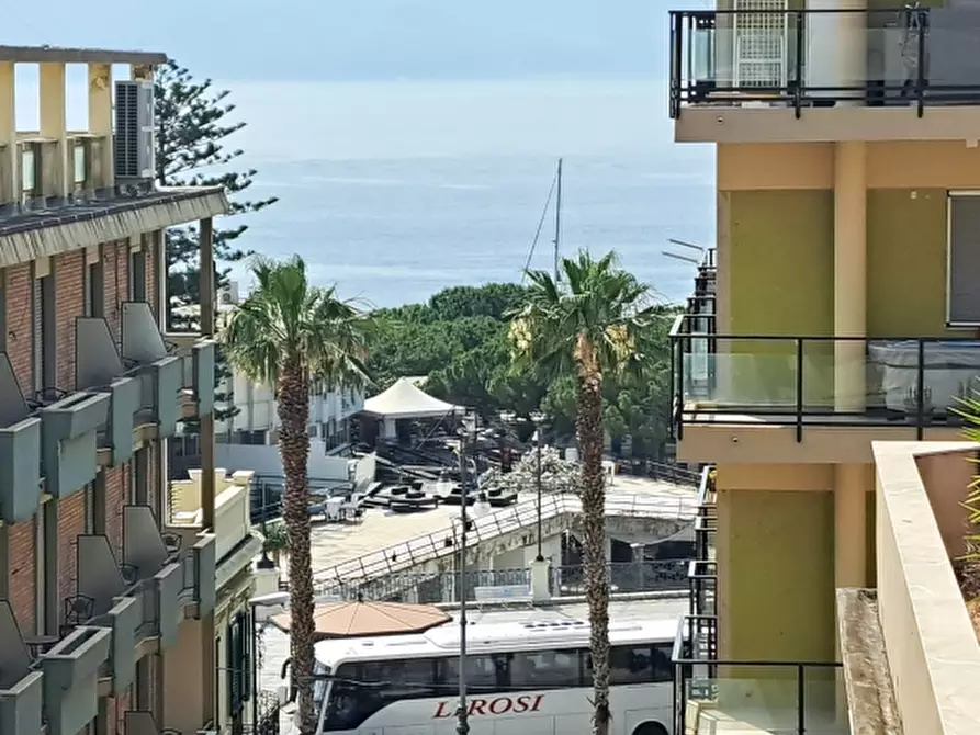 Immagine 3 di Appartamento in vendita  a Reggio Di Calabria