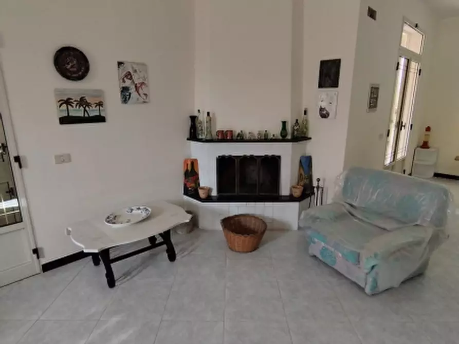 Immagine 10 di Villa in vendita  a Solarino