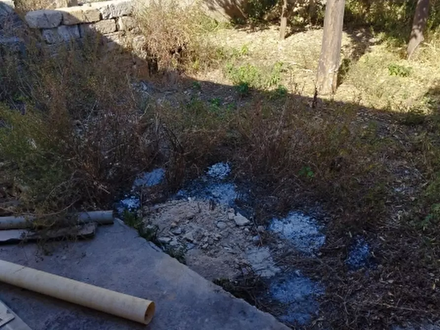 Immagine 2 di Garage in vendita  a Floridia