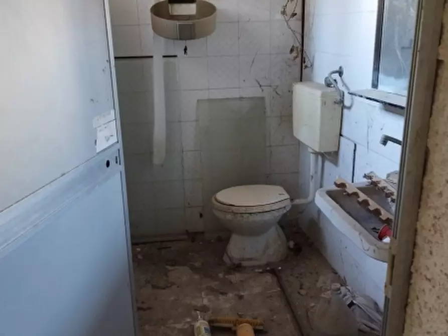 Immagine 6 di Garage in vendita  a Floridia