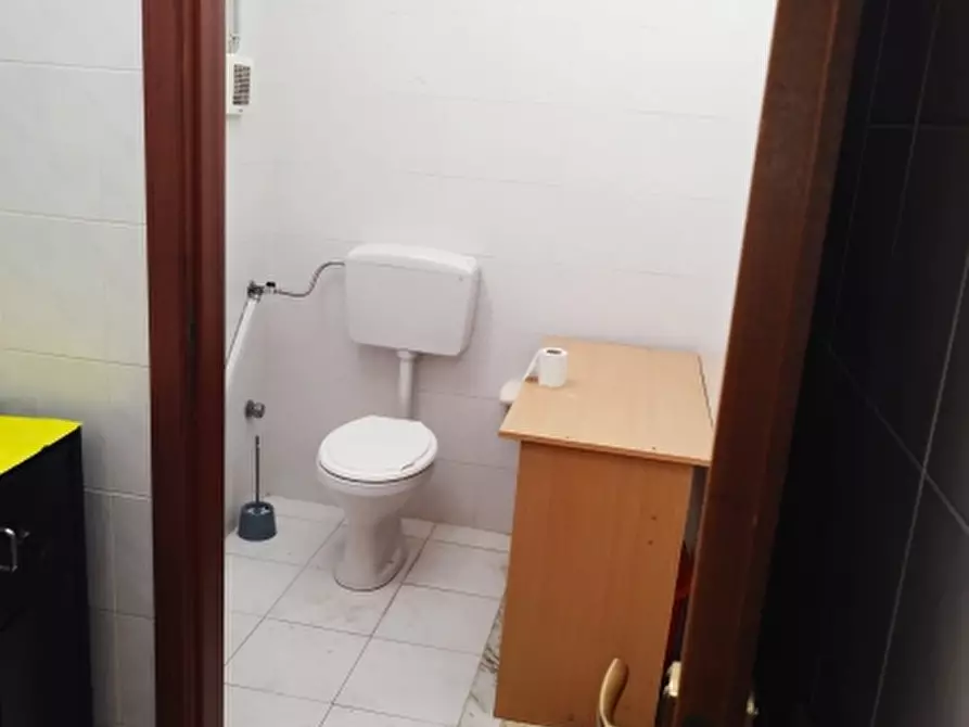 Immagine 6 di Locale commerciale in vendita  a Floridia