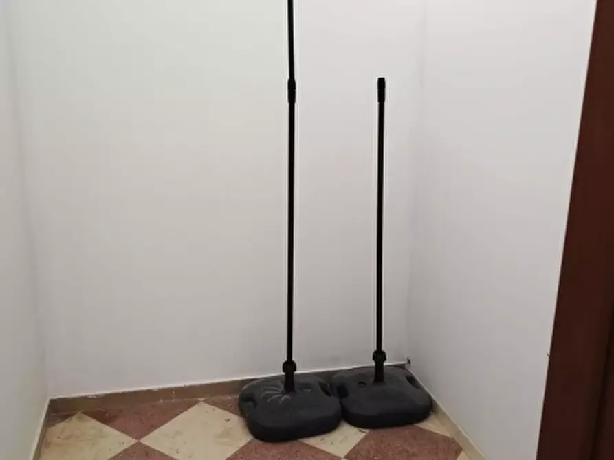 Immagine 8 di Locale commerciale in vendita  a Floridia