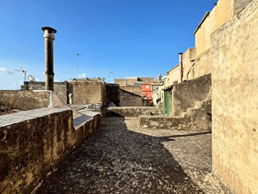 Immagine 19 di Palazzo in vendita  in ViamXI Febbraio a Ispica