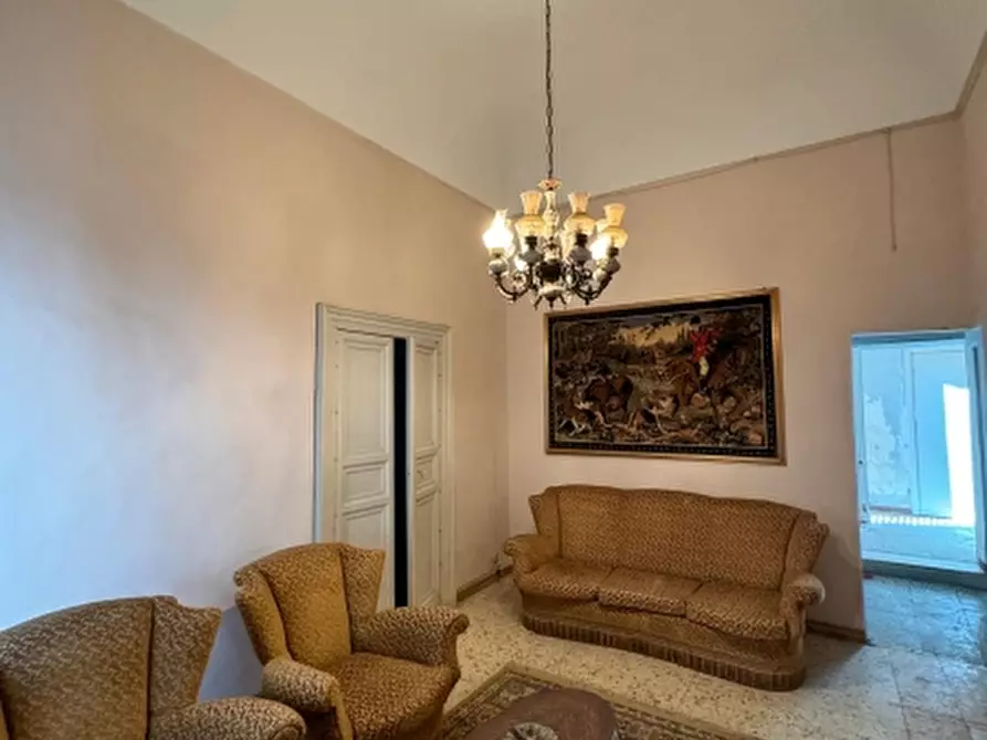 Immagine 21 di Palazzo in vendita  in ViamXI Febbraio a Ispica