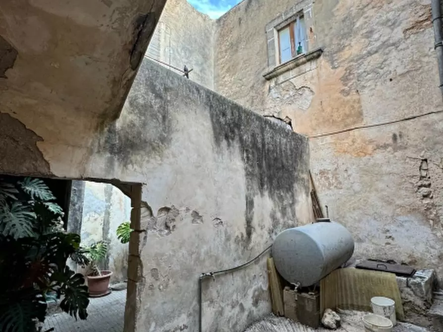 Immagine 8 di Palazzo in vendita  in ViamXI Febbraio a Ispica