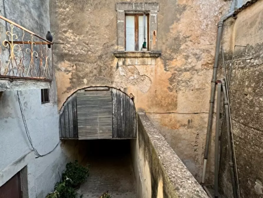 Immagine 10 di Palazzo in vendita  in ViamXI Febbraio a Ispica