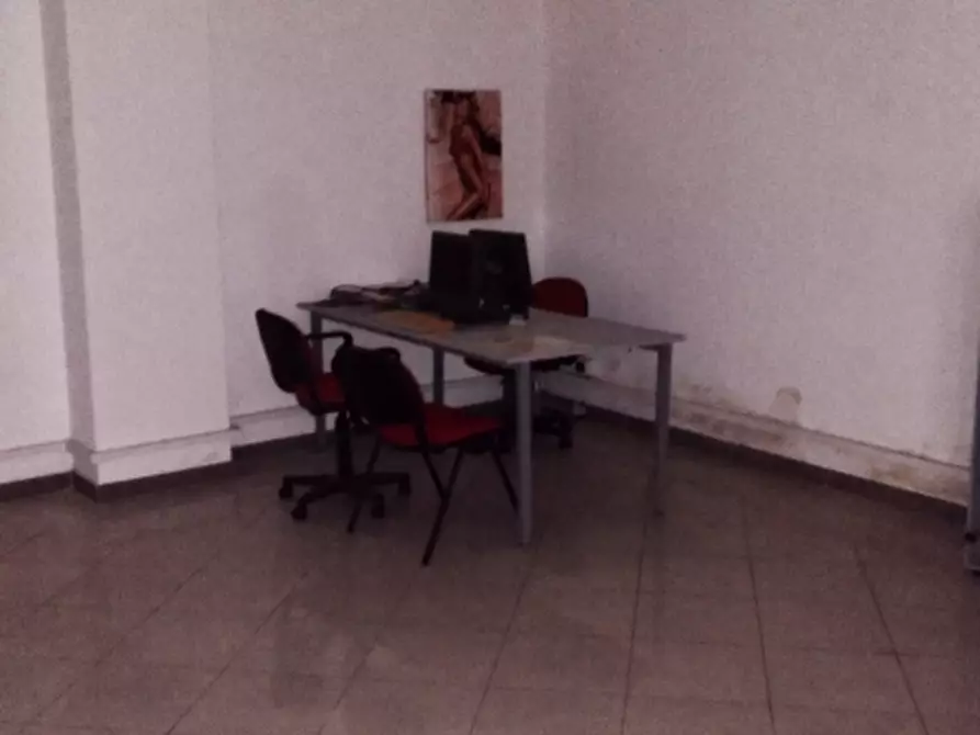 Immagine 11 di Locale commerciale in affitto  in Corso Vittorio Emanuele a Floridia