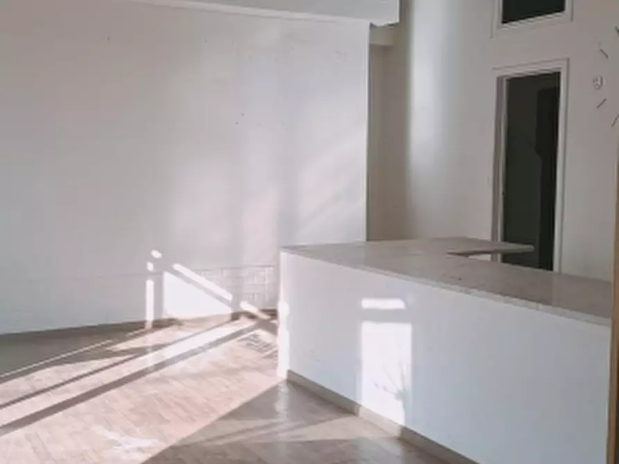 Immagine 1 di Locale commerciale in affitto  in Via Archimede a Floridia