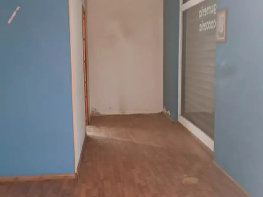 Immagine 5 di Locale commerciale in affitto  in Via Archimede a Floridia