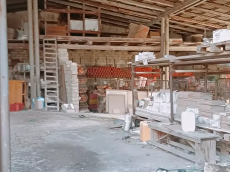 Immagine 10 di Magazzino in vendita  in Via Firenze a Floridia