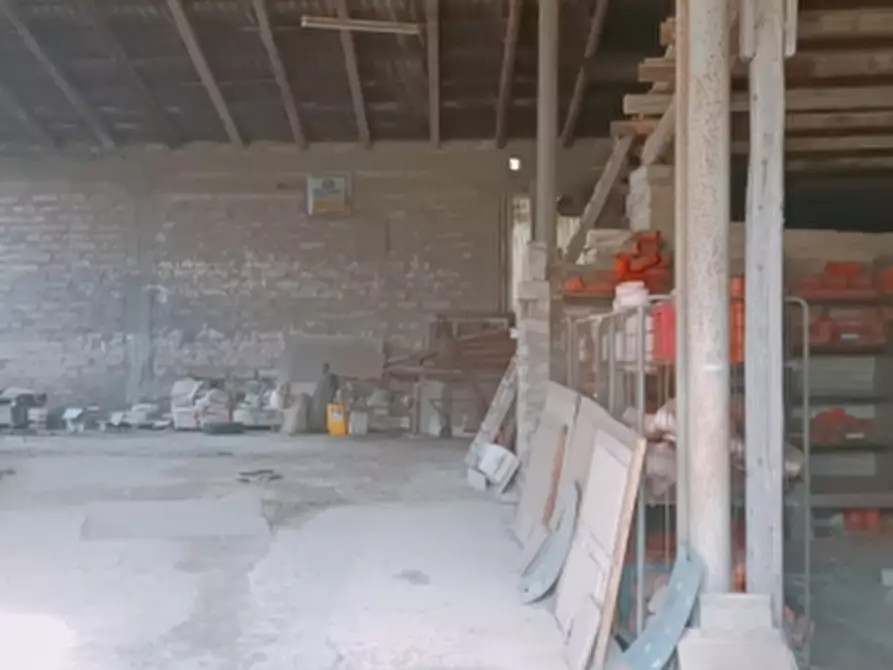 Immagine 17 di Magazzino in vendita  in Via Firenze a Floridia