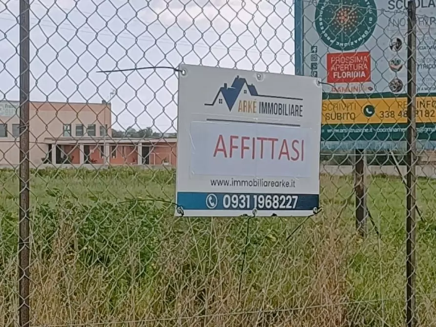 Immagine 1 di Terreno industriale in affitto  in Strada statale 124 a Solarino