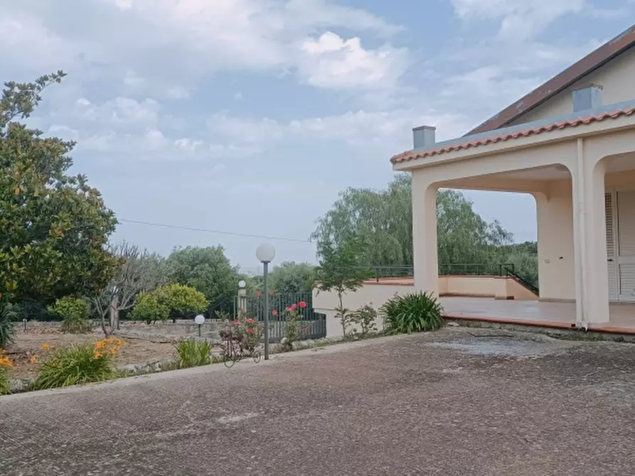 Immagine 3 di Villa in vendita  a Solarino