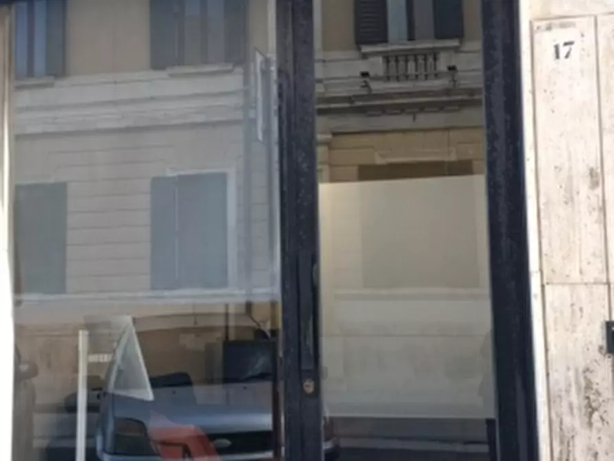 Immagine 10 di Locale commerciale in affitto  in Via Epicarmo a Siracusa