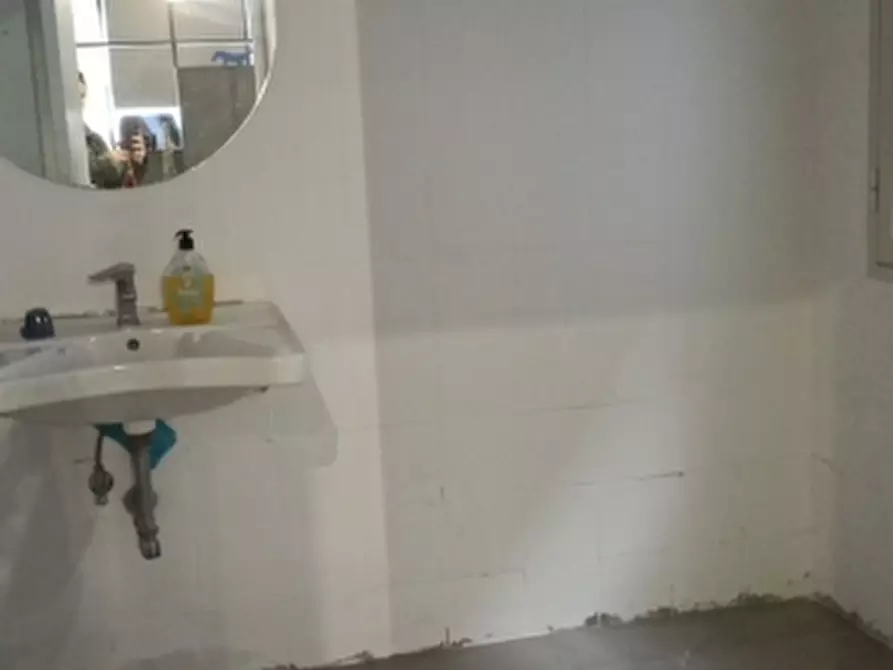 Immagine 11 di Locale commerciale in affitto  in Via Epicarmo a Siracusa