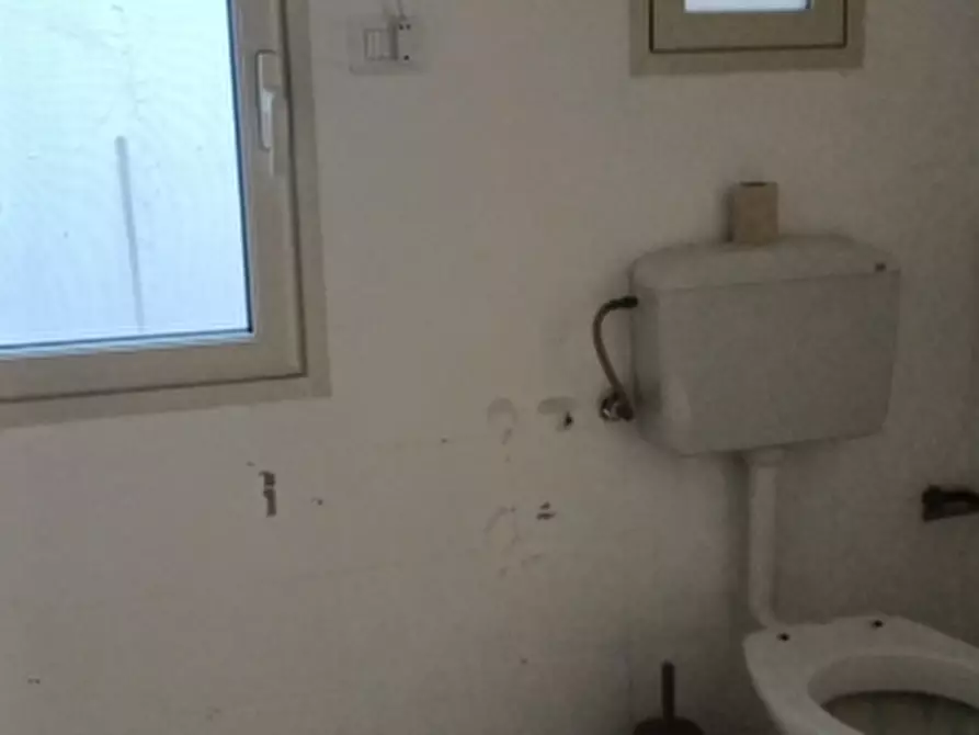 Immagine 12 di Locale commerciale in affitto  in Via Epicarmo a Siracusa