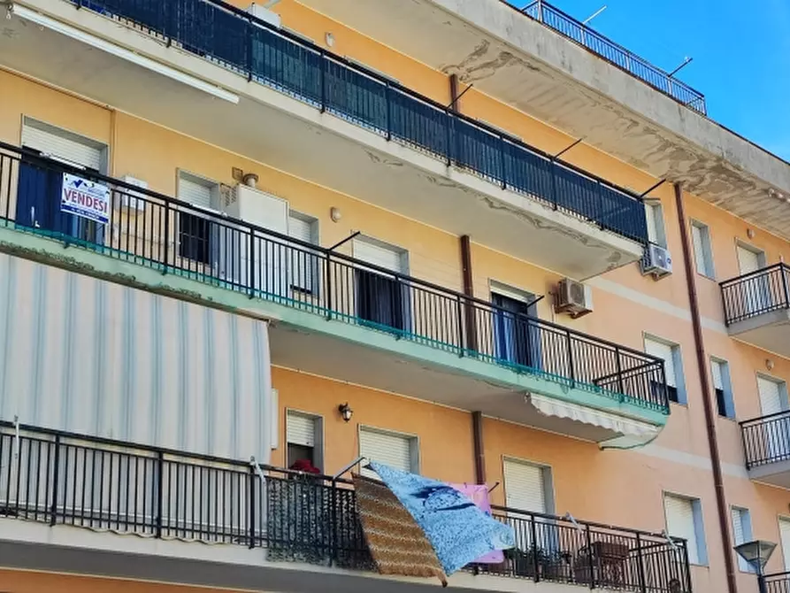 Immagine 2 di Appartamento in vendita  in Via Mattarella a Floridia