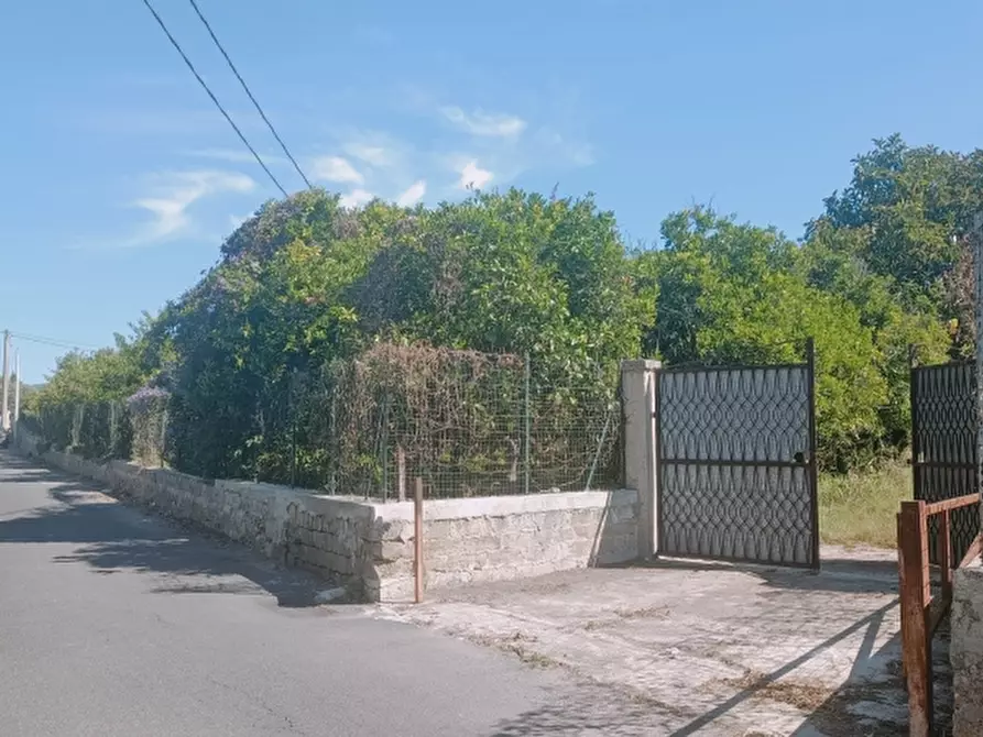 Immagine 1 di Villa in vendita  in Strada Finaiti 2 a Floridia