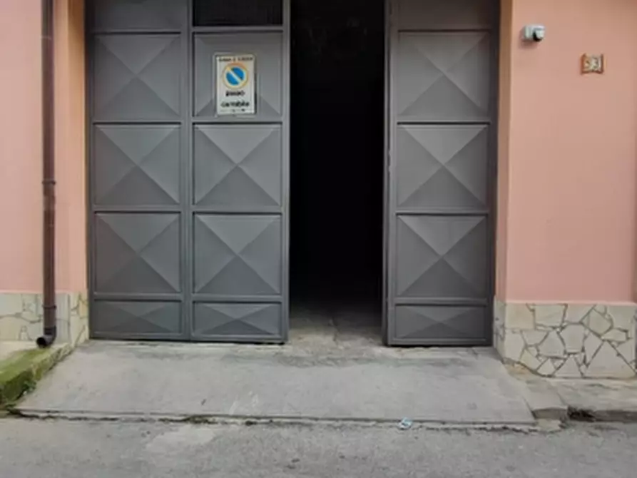 Immagine 1 di Garage in vendita  in Via Torino a Floridia