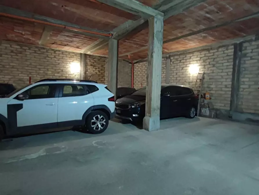 Immagine 4 di Garage in vendita  in Via Torino a Floridia