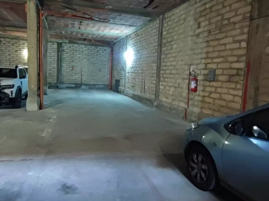 Immagine 5 di Garage in vendita  in Via Torino a Floridia
