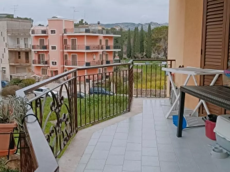 Immagine 15 di Villa in vendita  in Via Allende 17 a Floridia