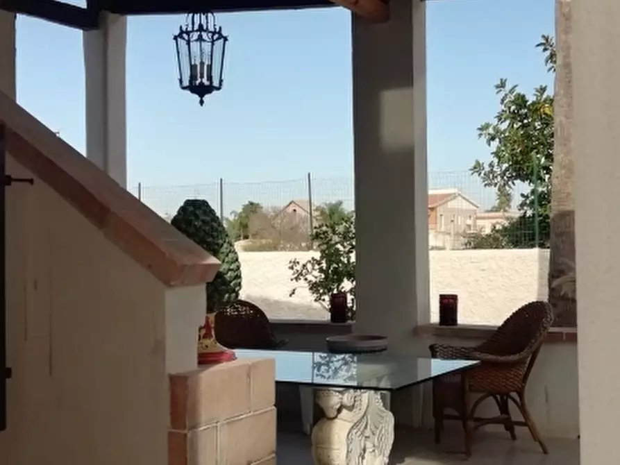 Immagine 1 di Villa in vendita  in Contrada Isola a Siracusa