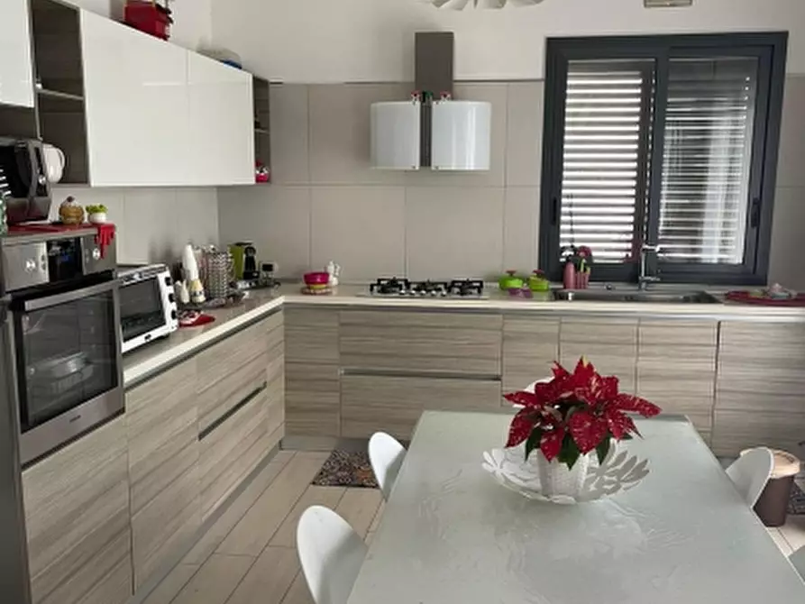 Immagine 3 di Appartamento in vendita  in Via Delle Orchidee 11 a Floridia