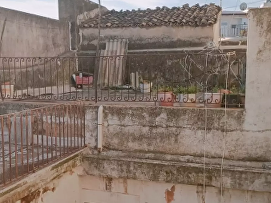 Immagine 3 di Casa indipendente in vendita  in Corso Vittorio Emanuele a Floridia