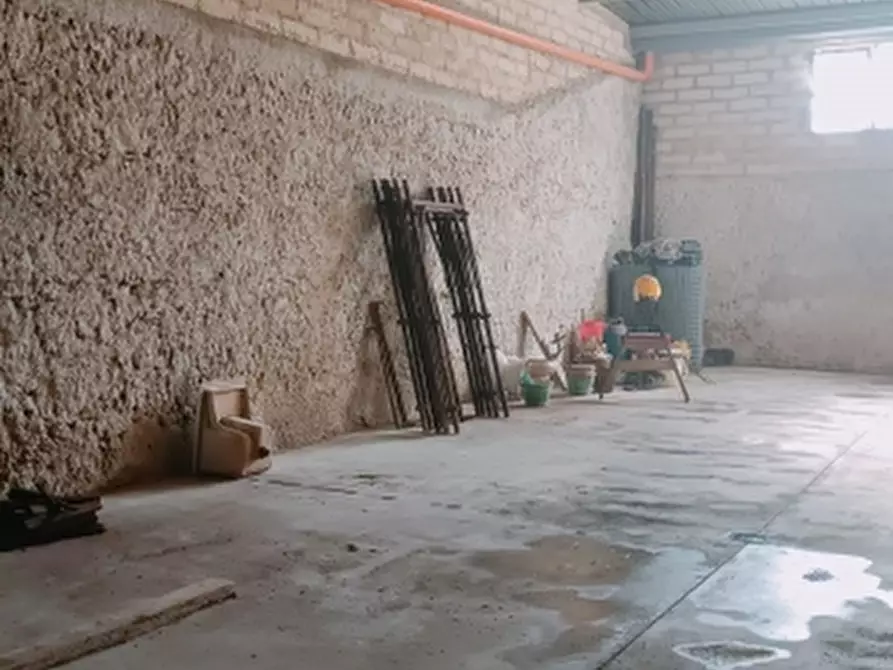 Immagine 3 di Magazzino in vendita  in Via libertà a Floridia