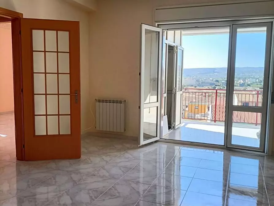 Immagine 1 di Appartamento in vendita  in Via Del Gelsomino 13 a Floridia