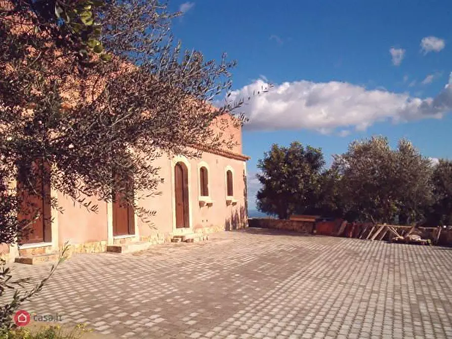 Immagine 3 di Casa indipendente in vendita  a Noto