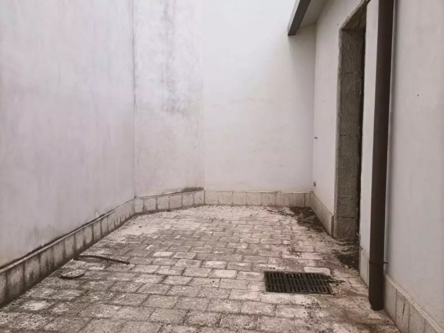 Immagine 4 di Villa in vendita  in Via Romagnosi a Floridia