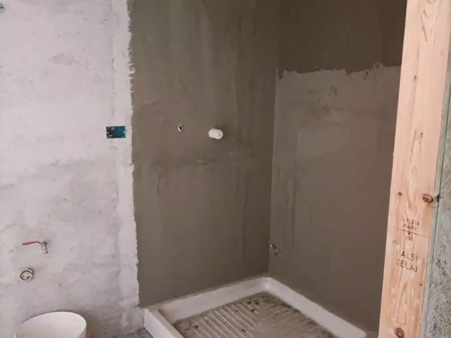 Immagine 5 di Villa in vendita  in Via Romagnosi a Floridia