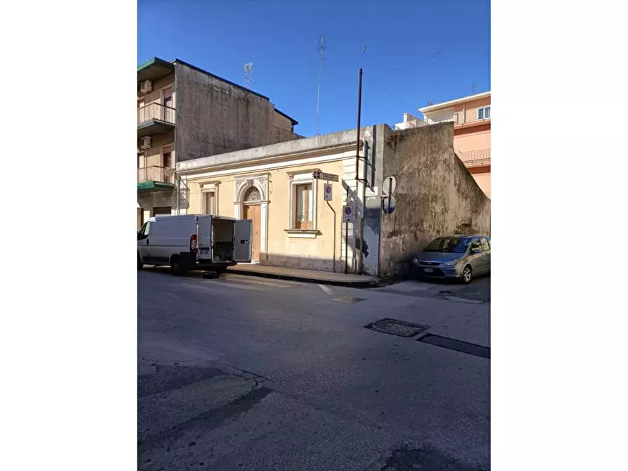 Immagine 1 di Casa indipendente in vendita  in Via Giuseppe Garibaldi a Floridia