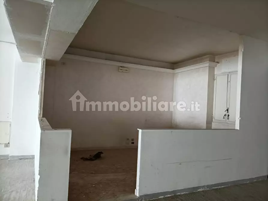 Immagine 7 di Showroom in vendita  a Floridia